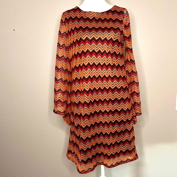 Women's Bell Sleeve Chevron Mod Dress Size Small Boho Vintage Inspired Twiggy - Picture 1 of 13